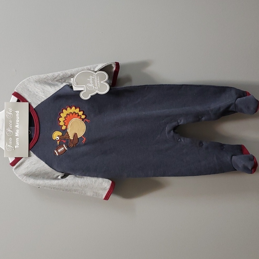 Baby Essentials NWT 2-piece Thanksgiving Onesie with Turkey and Football